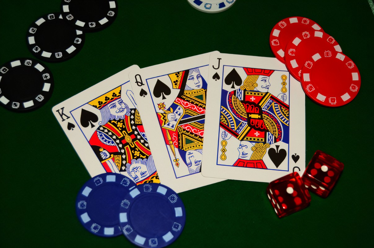 Step Up The Game Of Yours With Poker Training